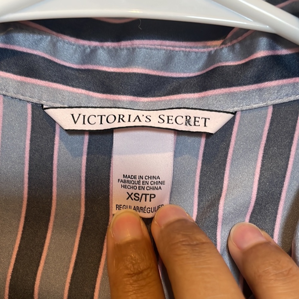 Victoria’s Secret sleep top - Picture 2 of 5